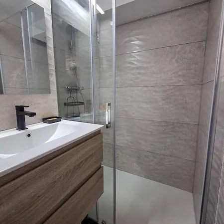 En Mezzanine, Parking - 4 Pers., Cap D'agde - Fr-1-880-97 아그